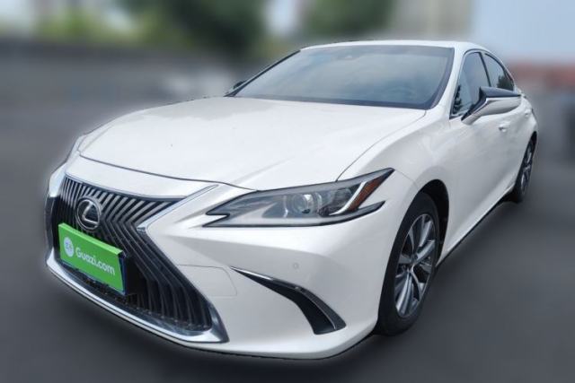 Ojetý Lexus ES 2018 200 Excellence Edition China V Standard