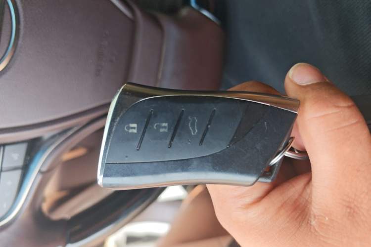 Used Lexus ES 2018 300h Premier Edition China VI Standard Vehicle Key