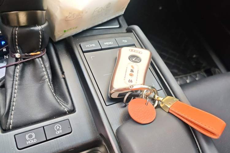 Used Lexus ES 2018 200 Excellence Edition China V Standard Vehicle Key