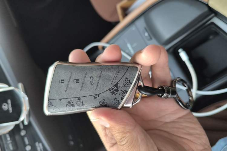 Used Lexus ES 2018 300h Premier Edition China VI Standard Vehicle Key