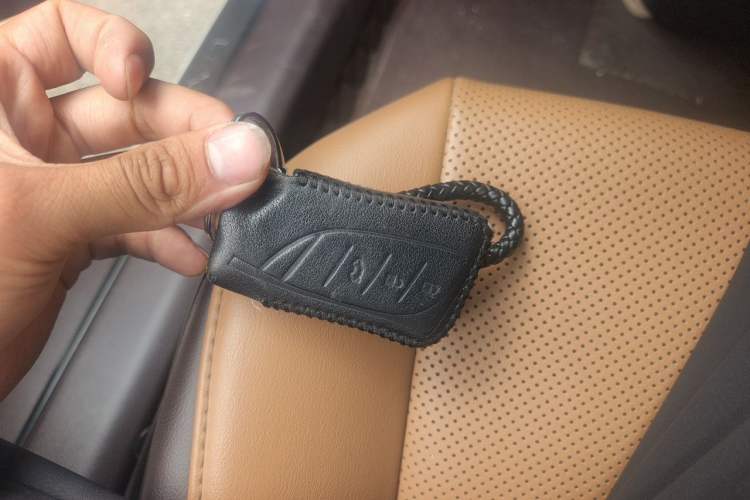 Used Lexus ES 2018 300h Premier Edition China VI Standard Vehicle Key