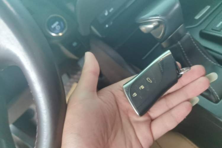 Used Lexus ES 2018 300h Premier Edition China V Standard Vehicle Key