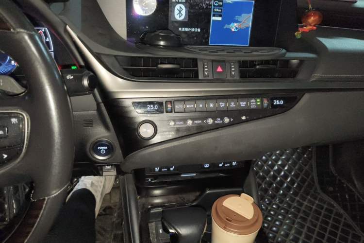 Used Lexus ES 2018 300h Premium Edition China V Standard Audio And AC Panel
