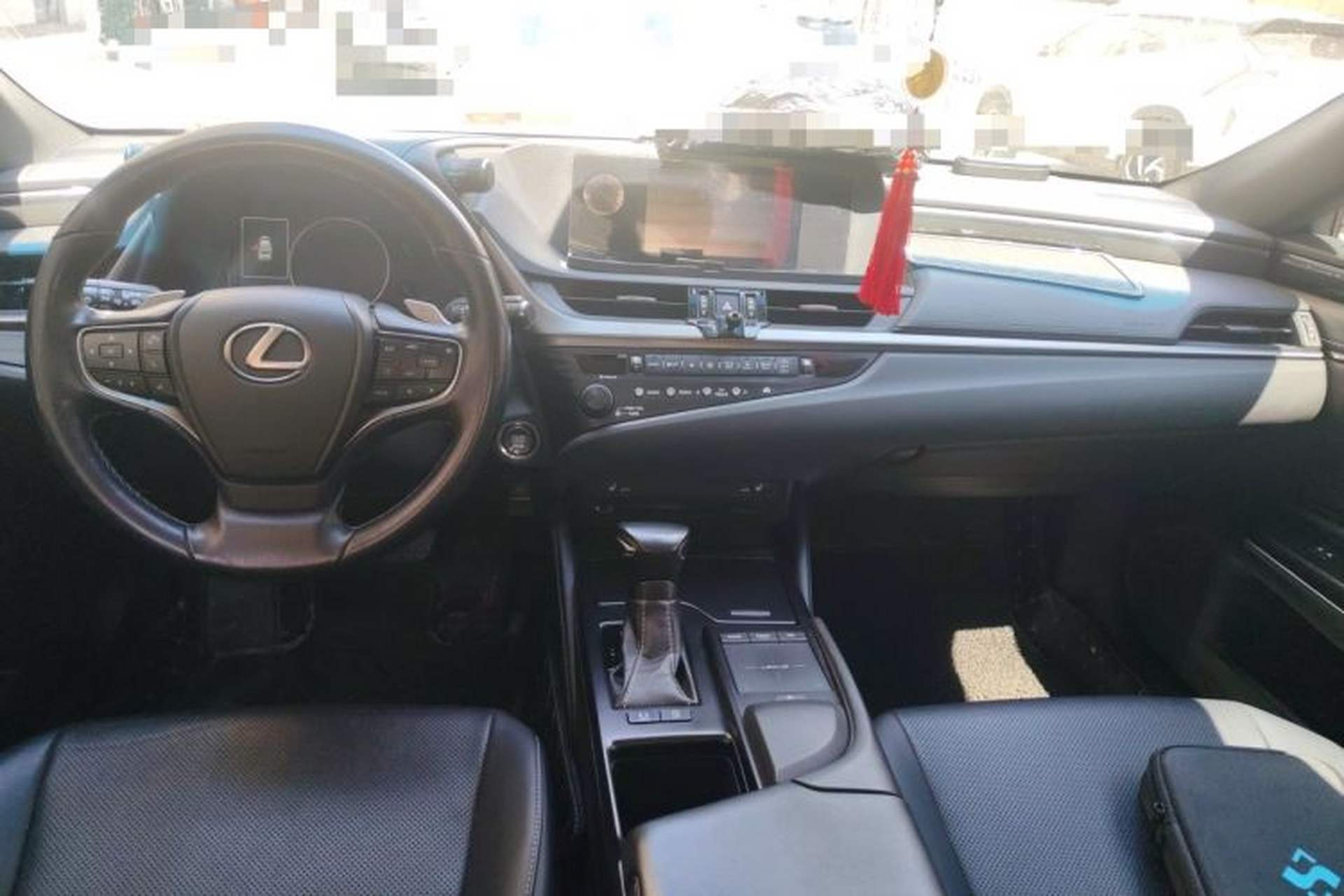 Used Lexus ES 2018 200 Excellence Edition China VI Standard Center Console