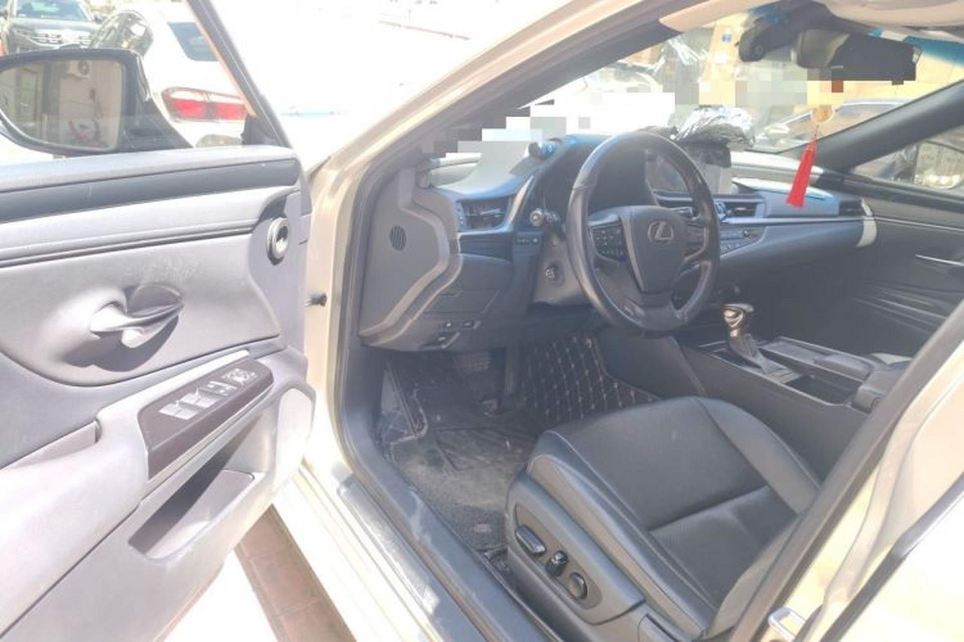 Used Lexus ES 2018 200 Excellence Edition China VI Standard Driver Seat