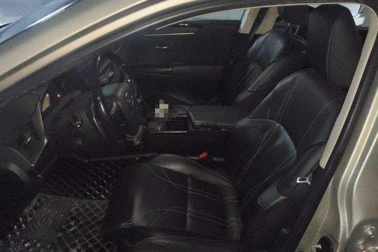 Used Lexus ES 2018 300h Premium Edition China V Standard Driver Seat
