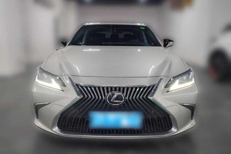Used Lexus ES 2018 200 Excellence Edition China V Standard Exterior 1