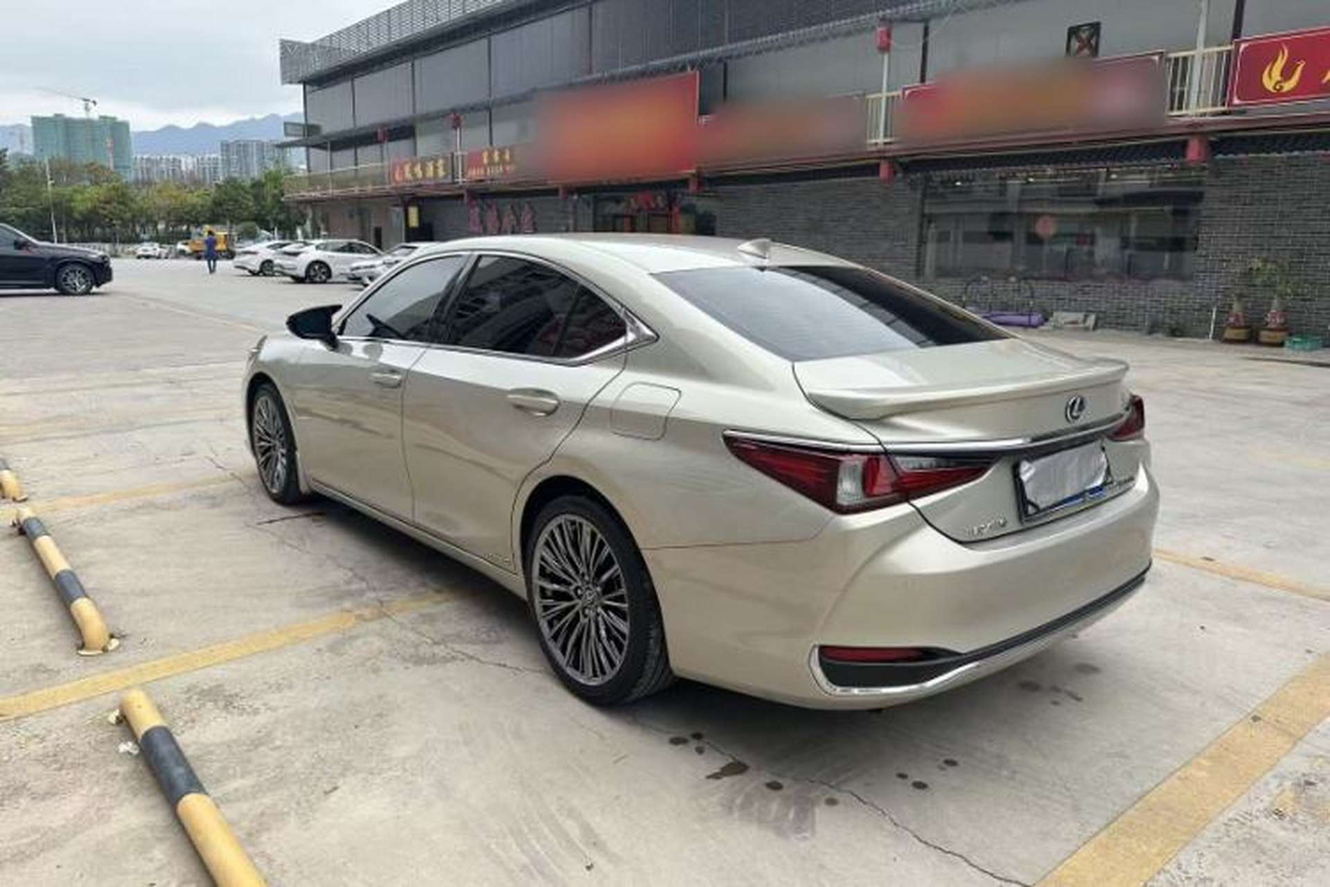 Used Lexus ES 2018 300h Premier Edition China VI Standard Exterior 4