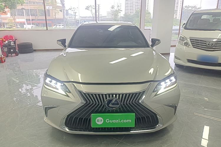 Used Lexus ES 2018 300h Premium Edition China V Standard Front