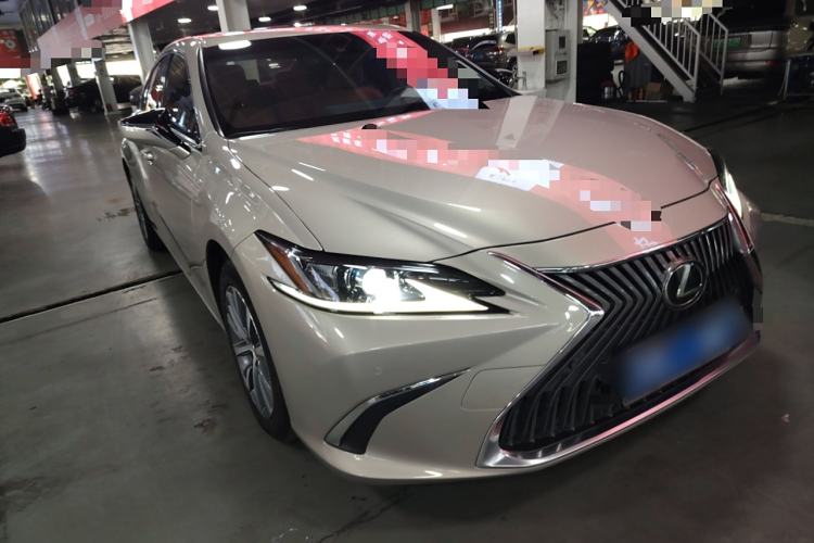 Used Lexus ES 2018 260 Excellence Edition China VI Standard Front Right 45 Deg