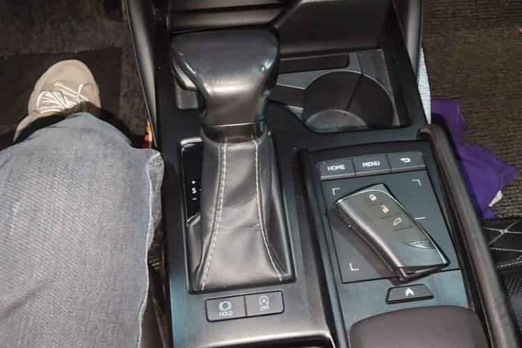 Used Lexus ES 2018 200 Excellence Edition China V Standard Gear Lever