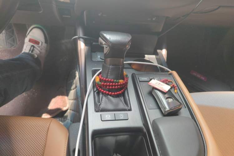 Used Lexus ES 2018 200 Excellence Edition China V Standard Gear Lever