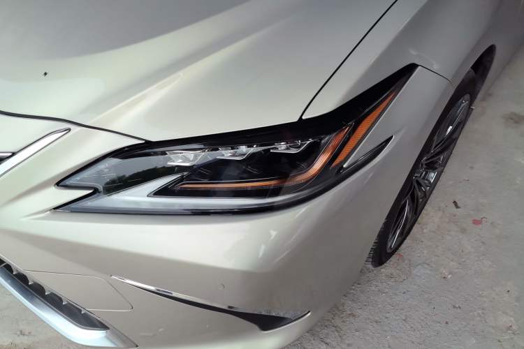 Used Lexus ES 2018 300h Premier Edition China VI Standard Left Front Headlight
