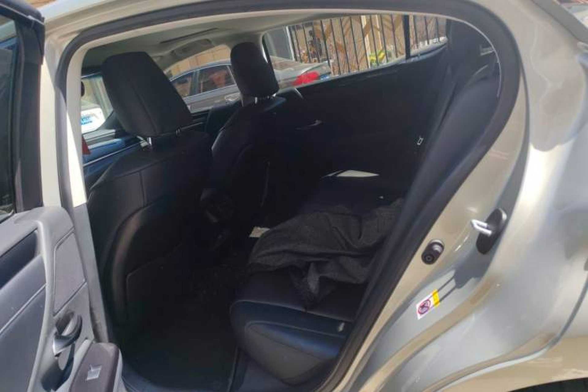 Used Lexus ES 2018 200 Excellence Edition China VI Standard Left Rear Seat