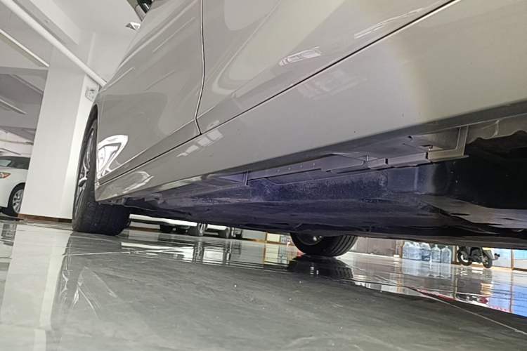 Used Lexus ES 2018 300h Premium Edition China V Standard Left Side Sill