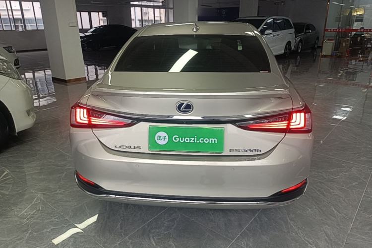 Used Lexus ES 2018 300h Premium Edition China V Standard Rear