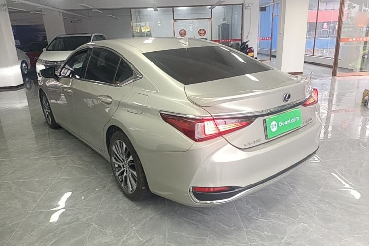 Used Lexus ES 2018 300h Premium Edition China V Standard Rear Left 45 Deg