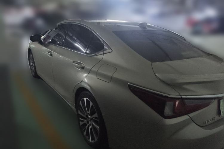 Used Lexus ES 2018 300h Premium Edition China V Standard Rear Left 45 Deg