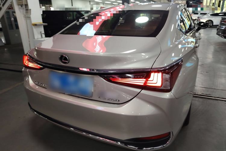 Used Lexus ES 2018 260 Excellence Edition China VI Standard Rear Right 45 Deg