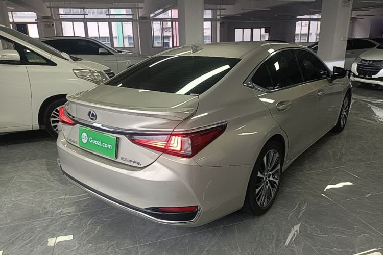 Used Lexus ES 2018 300h Premium Edition China V Standard Rear Right 45 Deg