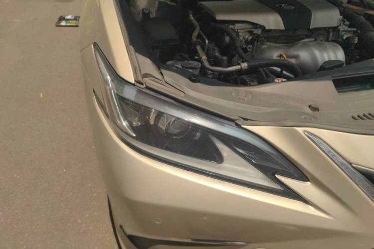 Used Lexus ES 2018 200 Excellence Edition China V Standard Right Front Headlight