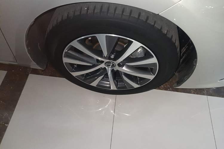 Used Lexus ES 2018 300h Premier Edition China V Standard Right Front Wheel Hub