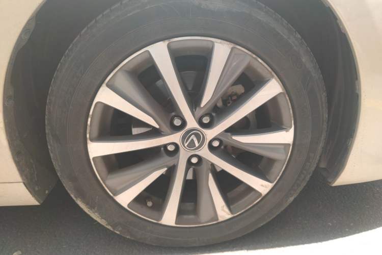 Used Lexus ES 2018 200 Excellence Edition China V Standard Right Front Wheel Hub