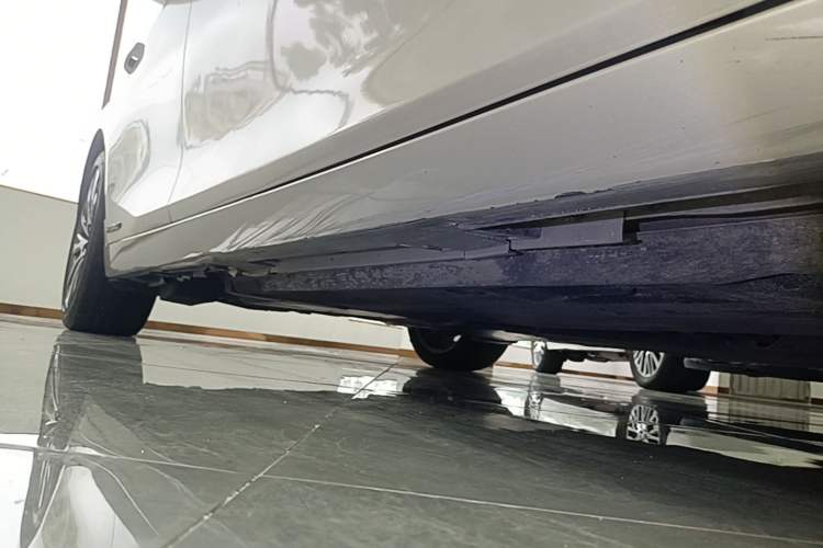 Used Lexus ES 2018 300h Premium Edition China V Standard Right Side Sill