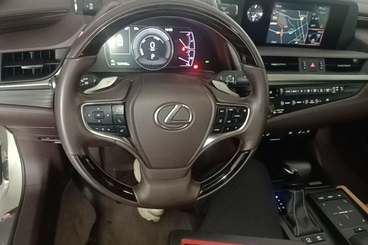 Used Lexus ES 2018 300h Premium Edition China V Standard Steering Wheel