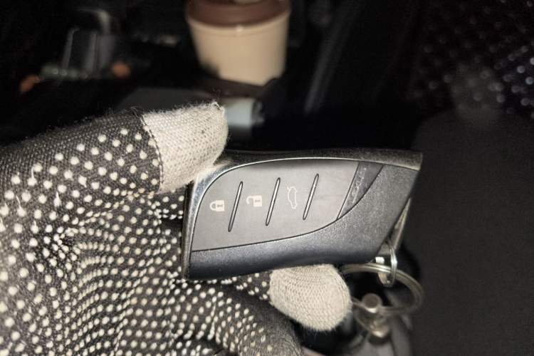 Used Lexus ES 2018 300h Premium Edition China V Standard Vehicle Key