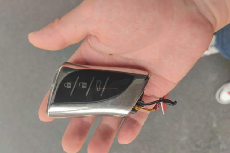 Used Lexus ES 2018 200 Excellence Edition China V Standard Vehicle Key