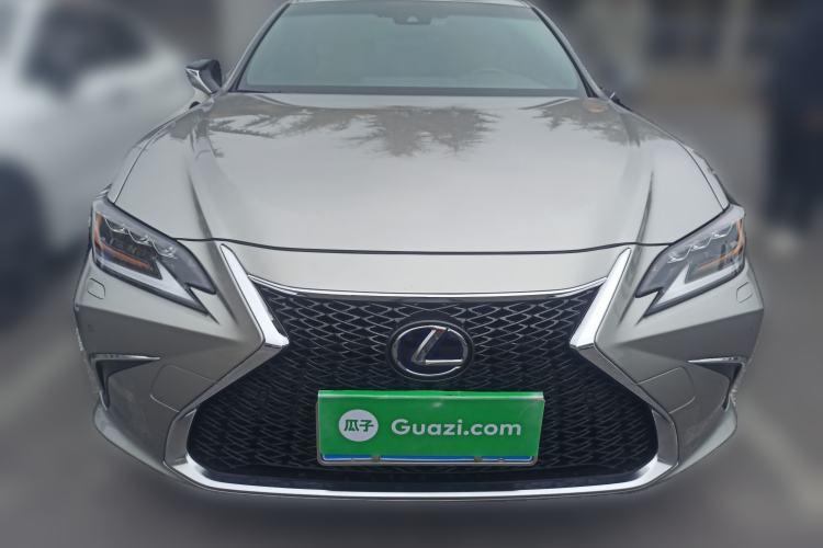 Used Lexus ES 2019 300h Millionth Anniversary Limited Edition China VI Standard Exterior 1