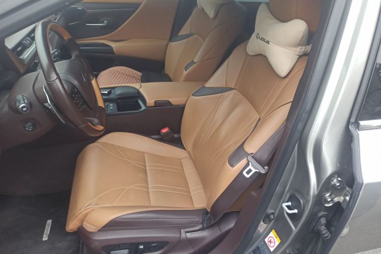 Used Lexus ES 2019 300h Millionth Anniversary Limited Edition China VI Standard Left Front Seat