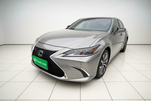 Used Lexus ES 2019 300h Millionth Anniversary Limited Edition China VI Standard