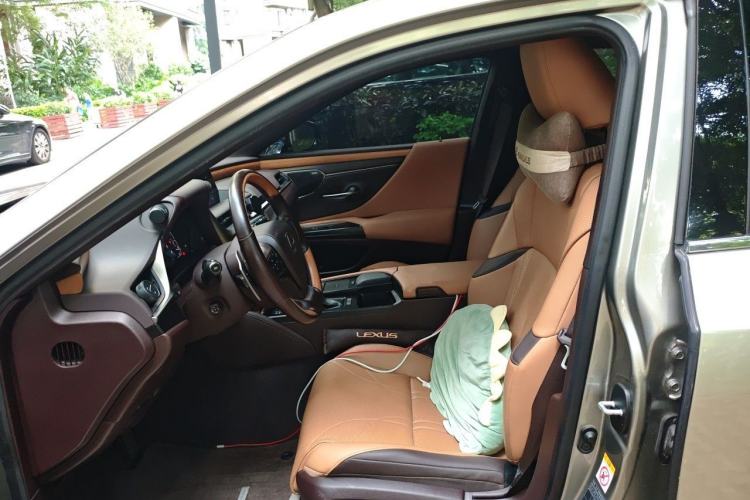 Used Lexus ES 2019 300h Millionth Anniversary Limited Edition China VI Standard Left Front Seat