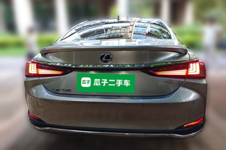 Used Lexus ES 2019 300h Millionth Anniversary Limited Edition China VI Standard Rear