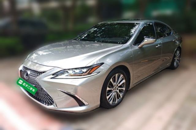 Used Lexus ES 2019 300h Millionth Anniversary Limited Edition China VI Standard
