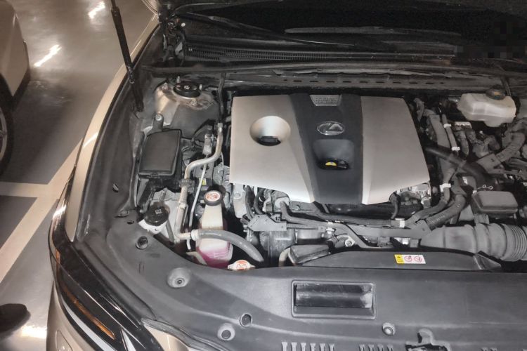 Used Lexus ES 2019 300h Millionth Anniversary Limited Edition China VI Standard Engine Bay Right