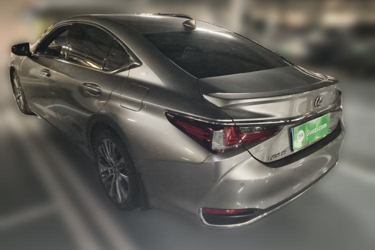 Used Lexus ES 2019 300h Millionth Anniversary Limited Edition China VI Standard Rear Left 45 Deg