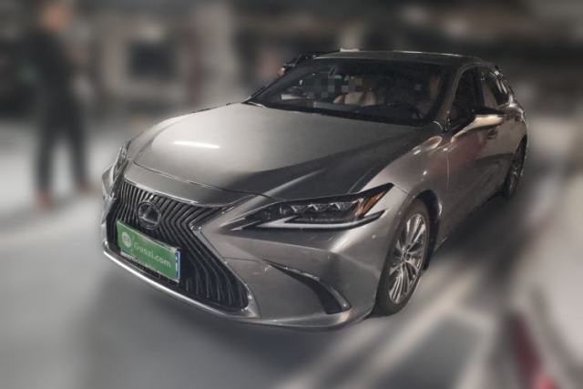 Used Lexus ES 2019 300h Millionth Anniversary Limited Edition China VI Standard