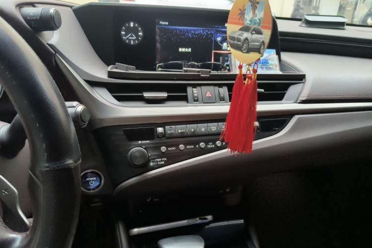 Used Lexus ES 2020 300h Premier Edition Audio And AC Panel