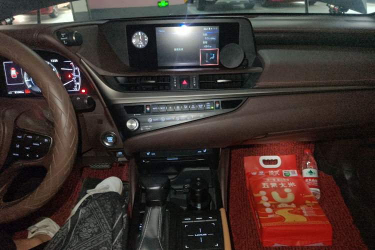 Used Lexus ES 2020 200 Excellence Edition Audio And AC Panel