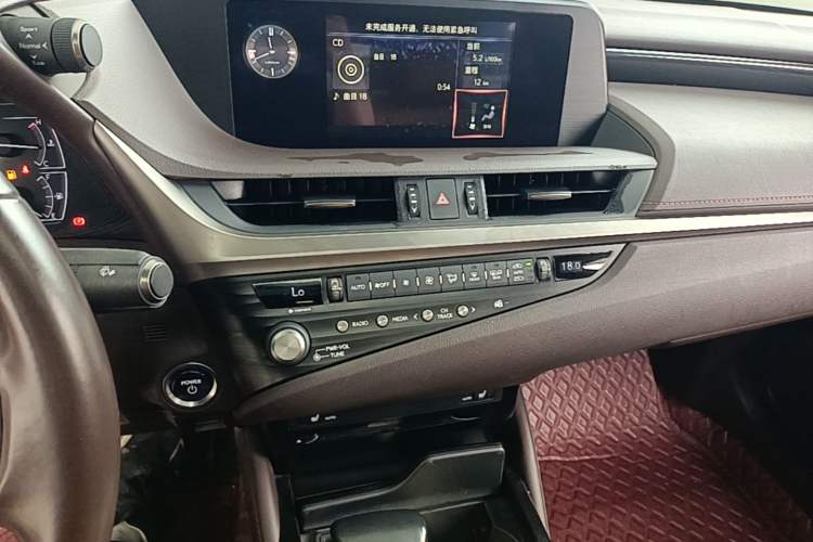 Used Lexus ES 2020 300h Premier Edition Audio And AC Panel