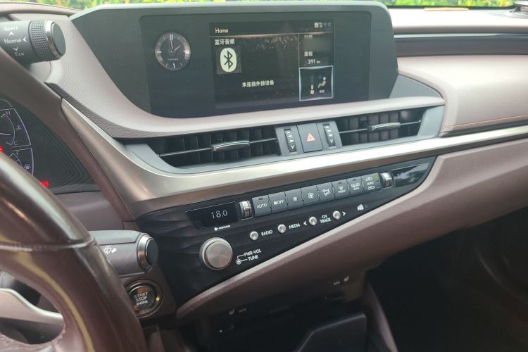 Used Lexus ES 2020 200 Excellence Edition Audio And AC Panel