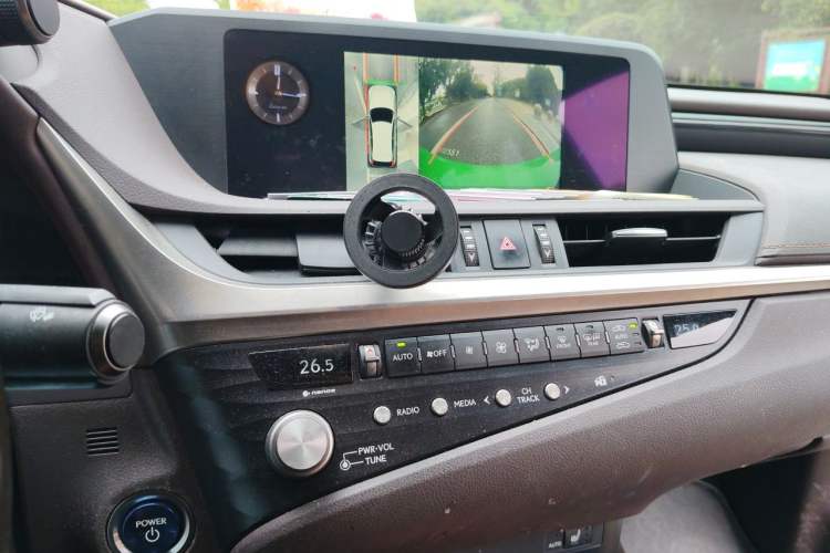 Used Lexus ES 2020 300h Premier Edition Audio And AC Panel