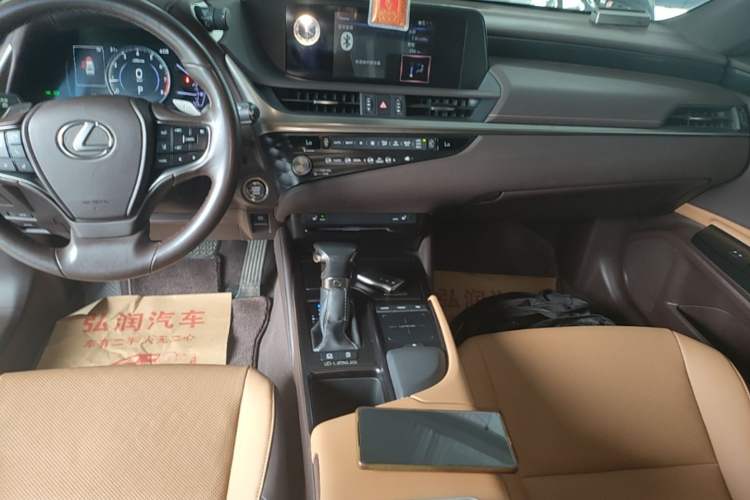 Used Lexus ES 2020 200 Excellence Edition Audio And AC Panel