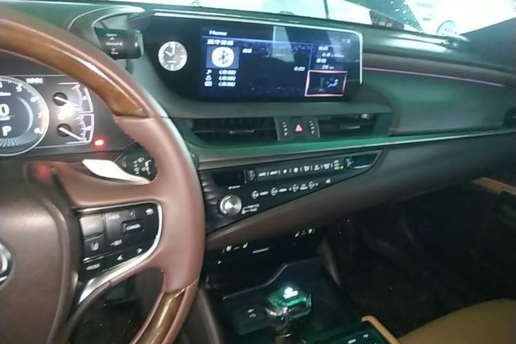 Used Lexus ES 2020 200 Excellence Edition Audio And AC Panel