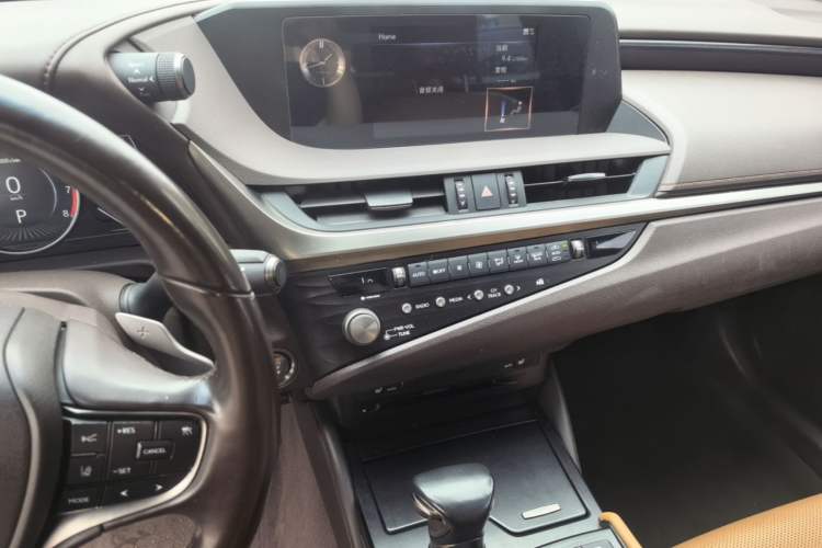 Used Lexus ES 2020 260 Excellence Edition Audio And AC Panel