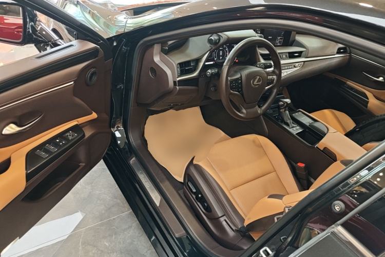 Used Lexus ES 2020 200 Excellence Edition Driver Seat