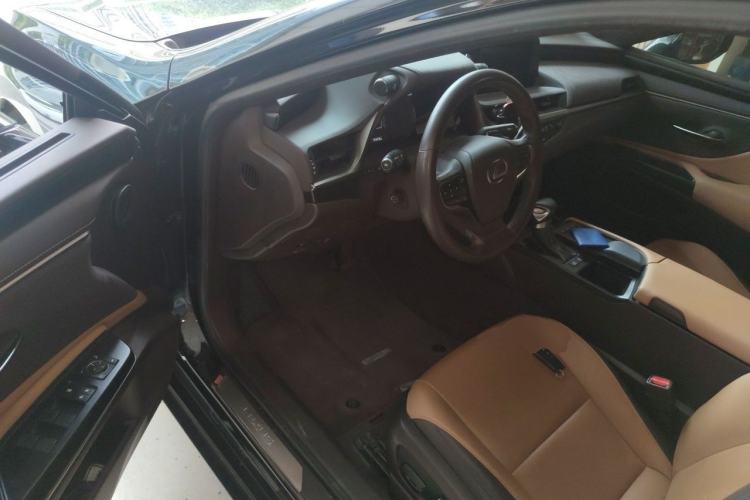 Used Lexus ES 2020 200 Excellence Edition Driver Seat